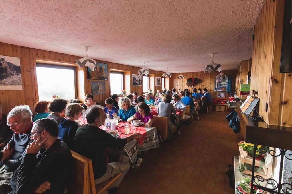 Hôtel Rifugio Velo Della Madonna à San Martino Di Castrozza Extérieur photo